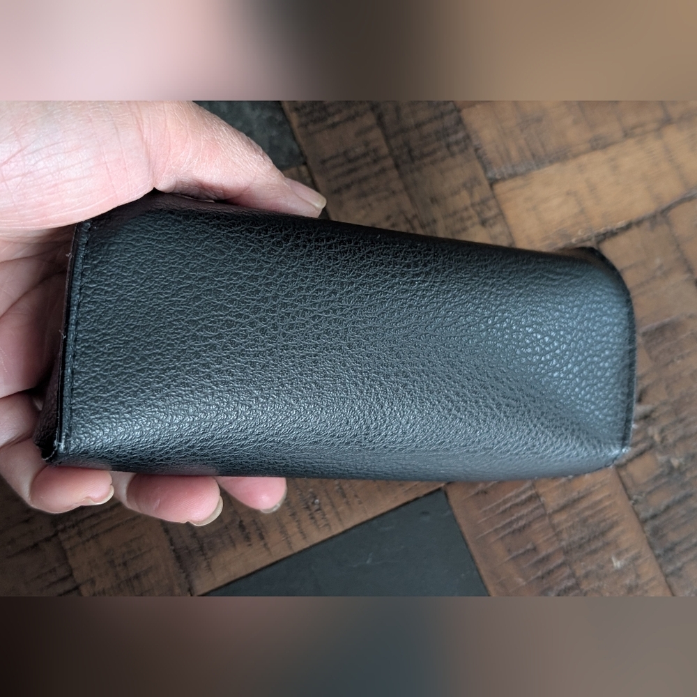 Ray-Ban Black Leather Sunglasses Case - Picture 5 of 5